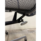 Herman Miller Eames Aluminum Group EA334 - Mesh Chair - Aluminium - thegoodchairs