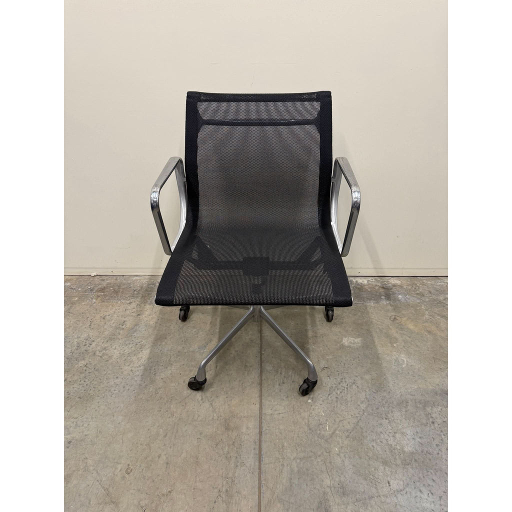 Herman Miller Eames Aluminum Group EA334 - Mesh Chair - Aluminium - thegoodchairs