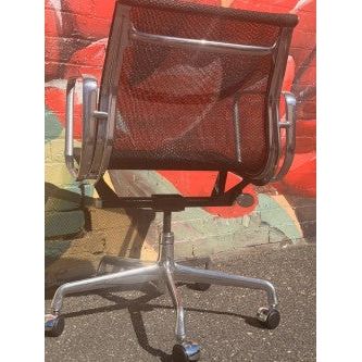 Herman Miller Eames Aluminum Group EA335 - thegoodchairs