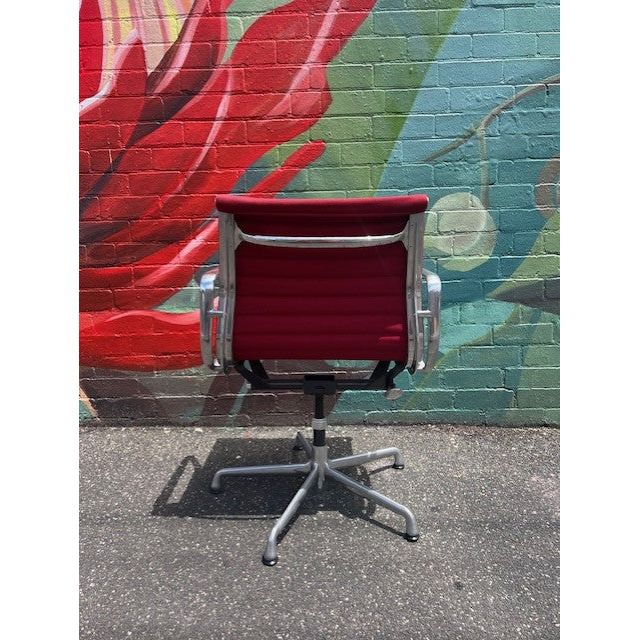 Herman Miller Eames Aluminum Group - Management Chair - thegoodchairs
