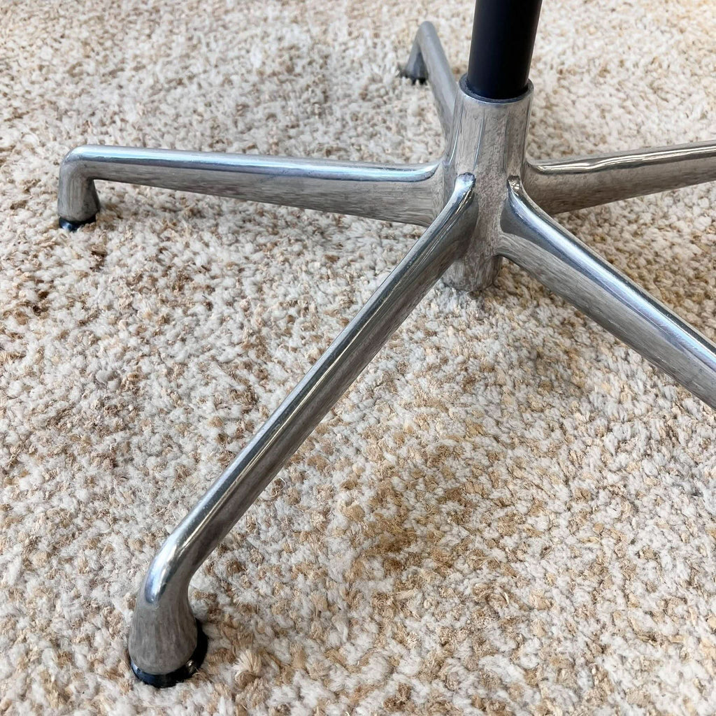 Herman Miller Eames Aluminum Group - Mesh Aluminium Chair - thegoodchairs