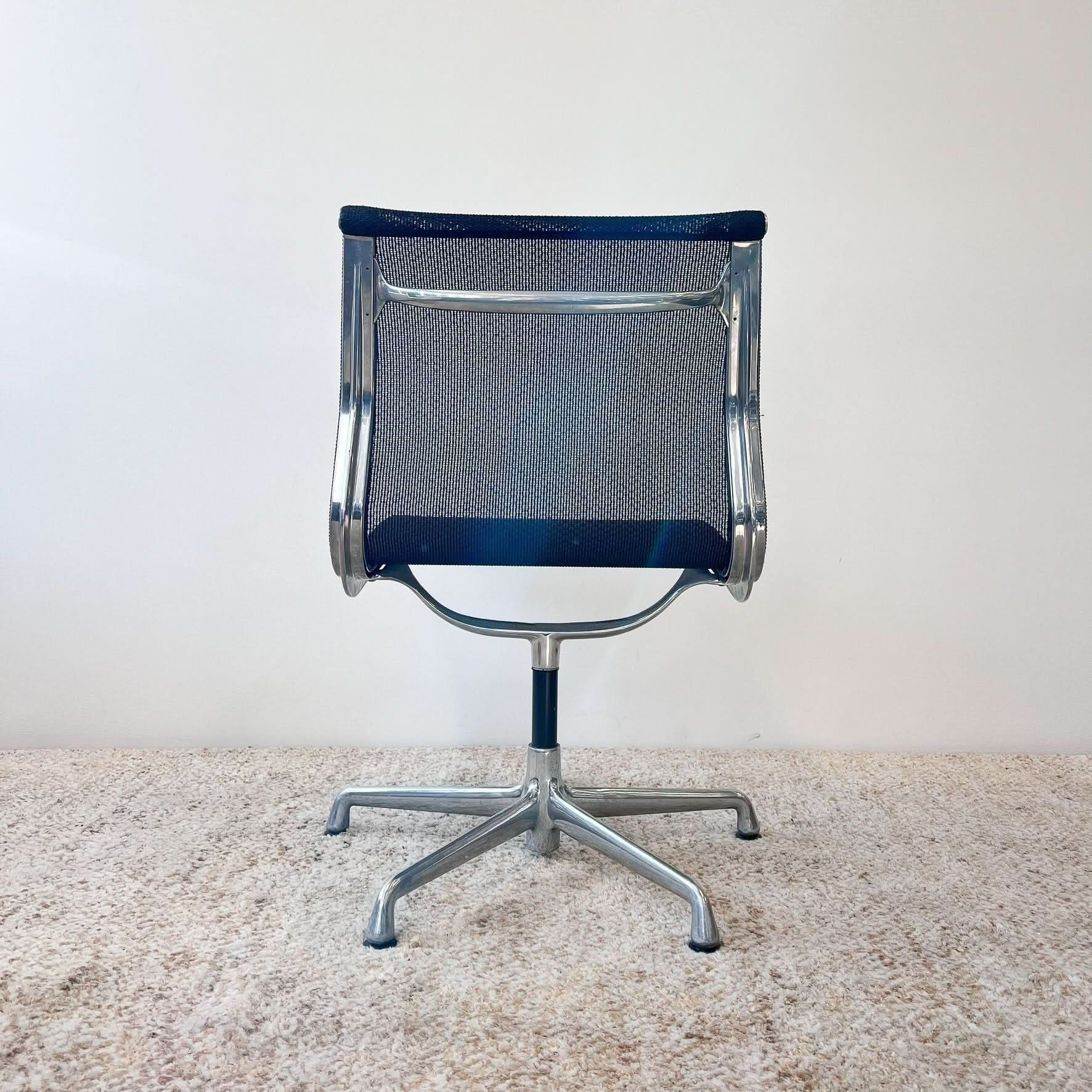 Herman Miller Eames Aluminum Group - Mesh Aluminium Chair - thegoodchairs