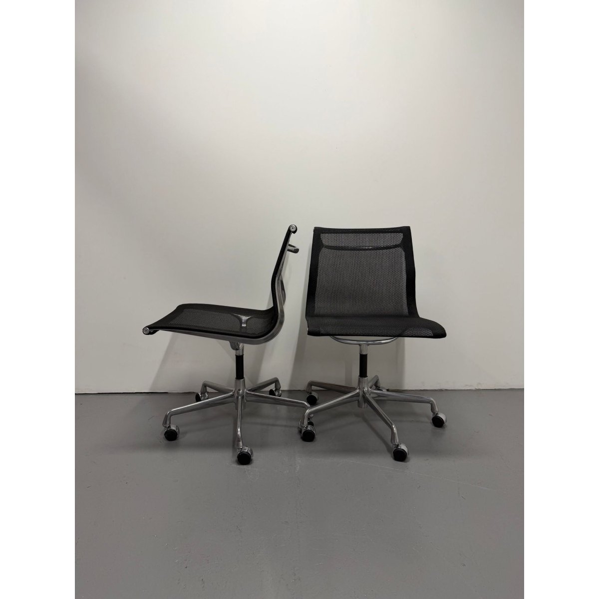 Herman Miller Eames Aluminum Group - Mesh Task Chair - Aluminium - thegoodchairs