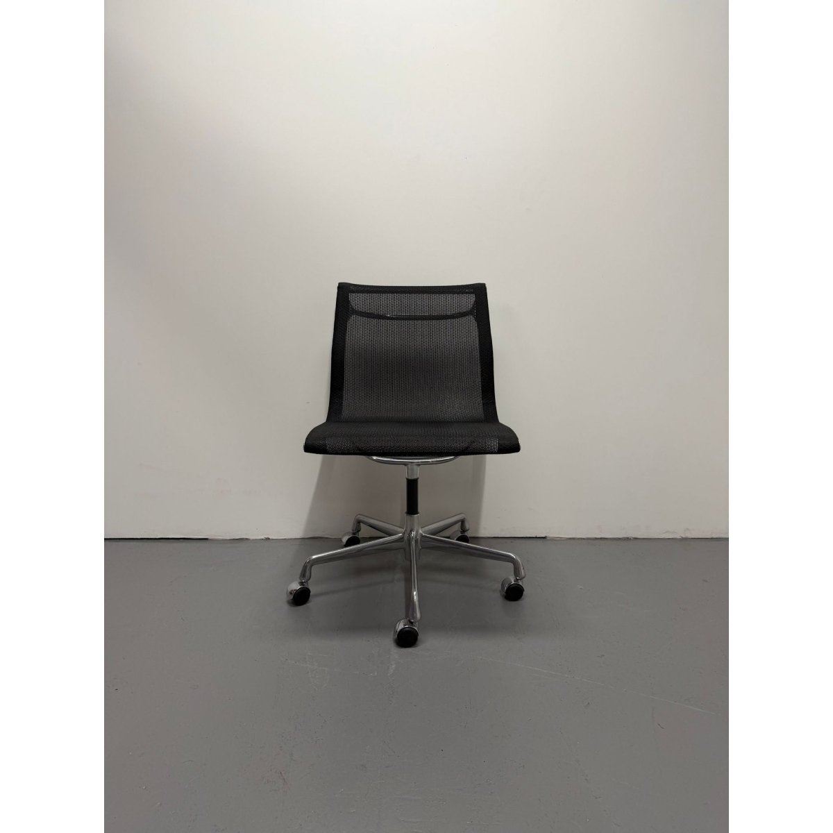 Herman Miller Eames Aluminum Group - Mesh Task Chair - Aluminium - thegoodchairs