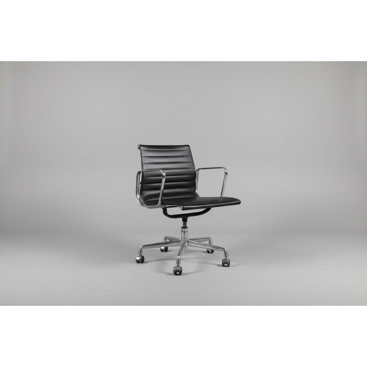Herman Miller Eames Aluminum Group - Task Chair - thegoodchairs