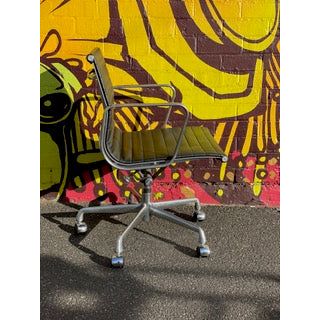 Herman Miller Eames Aluminum Group - Task Chair - thegoodchairs