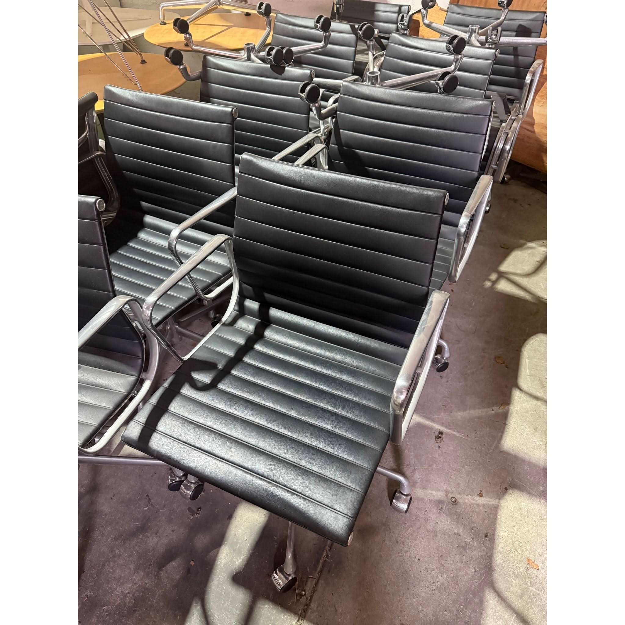Herman Miller Eames EA335 - Leather Management Chair - thegoodchairs
