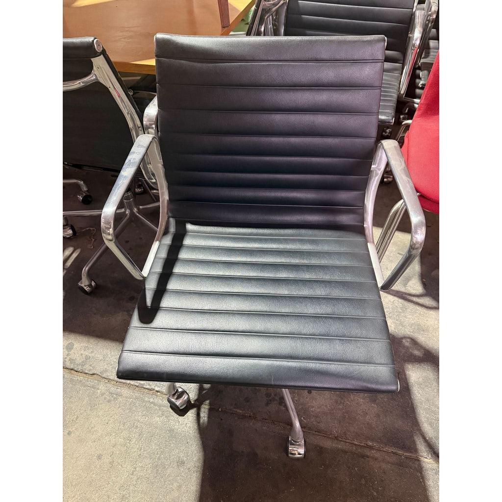 Herman Miller Eames EA335 - Leather Management Chair - thegoodchairs