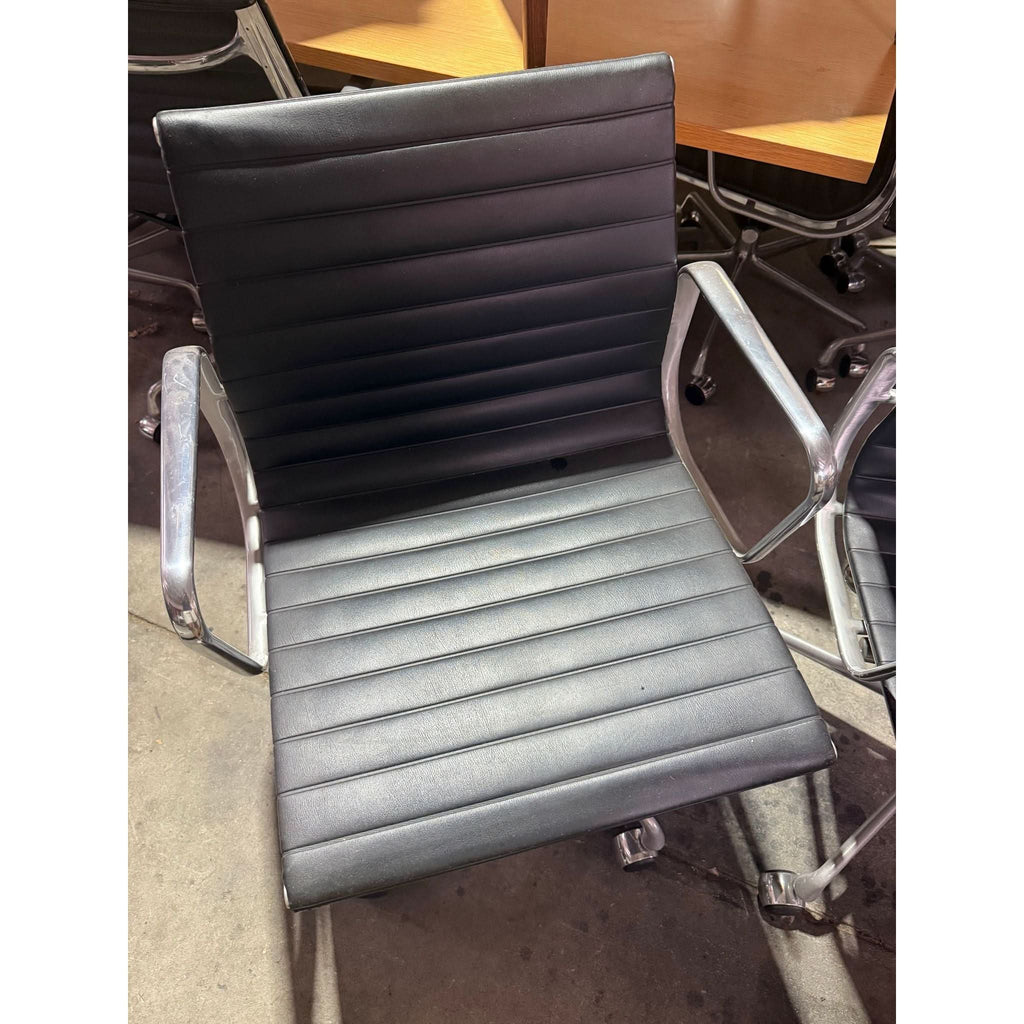 Herman Miller Eames EA335 - Leather Management Chair - thegoodchairs