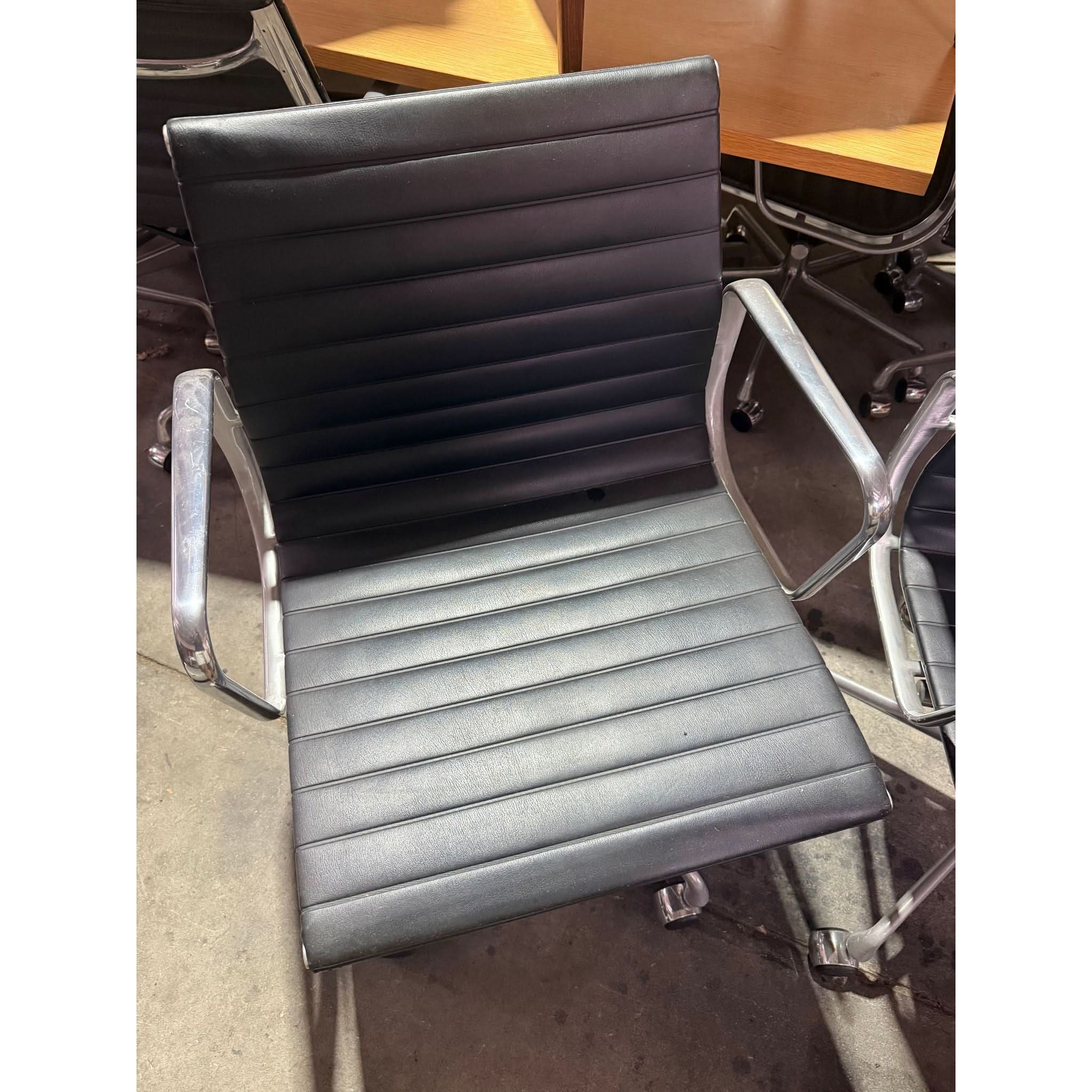 Herman Miller Eames EA335 - Leather Management Chair - thegoodchairs