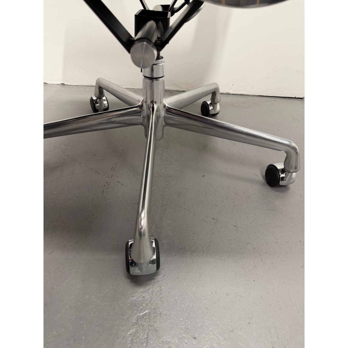 Herman Miller Eames - High Back, Black Leather - thegoodchairs