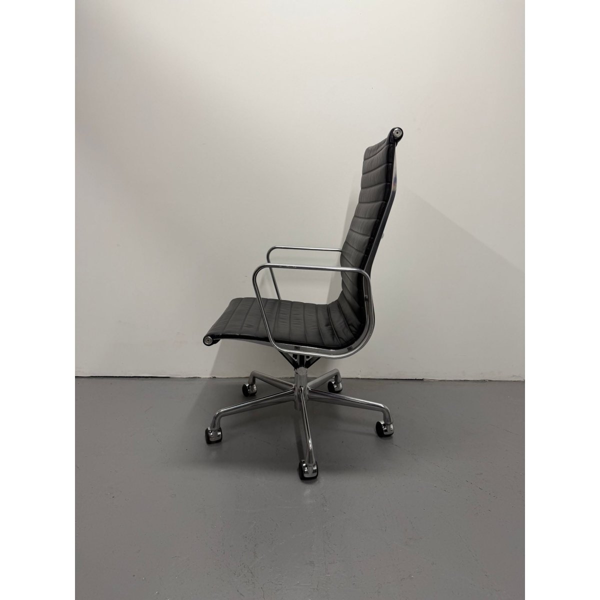 Herman Miller Eames - High Back, Black Leather - thegoodchairs