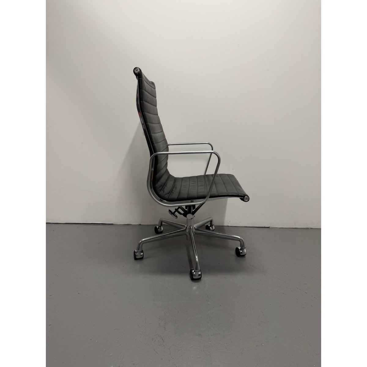 Herman Miller Eames - High Back, Black Leather - thegoodchairs