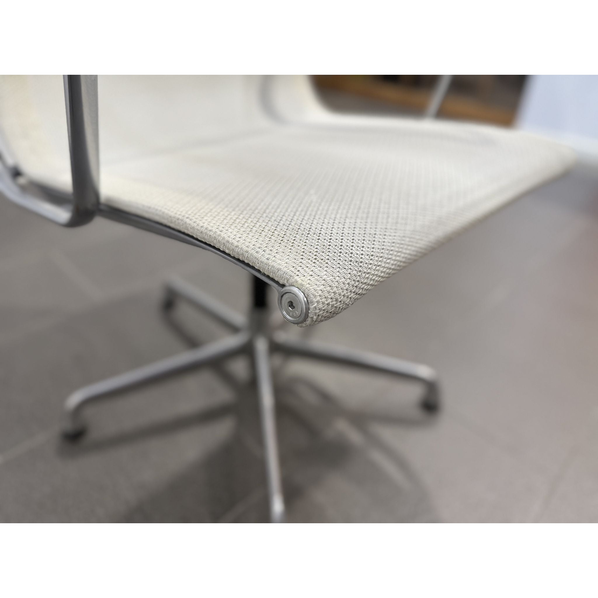 Herman Miller Eames - Management Chair, White Mesh - thegoodchairs