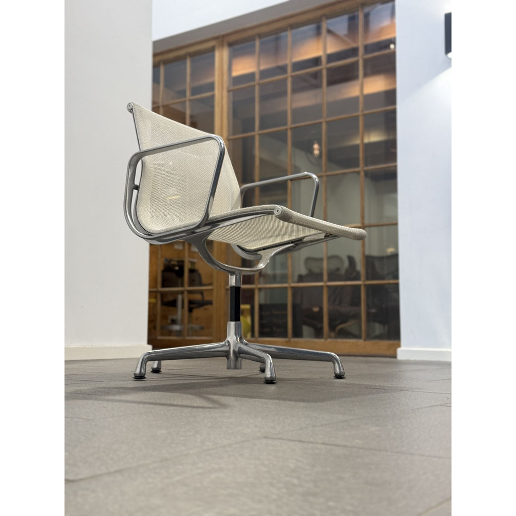 Herman Miller Eames - Management Chair, White Mesh - thegoodchairs