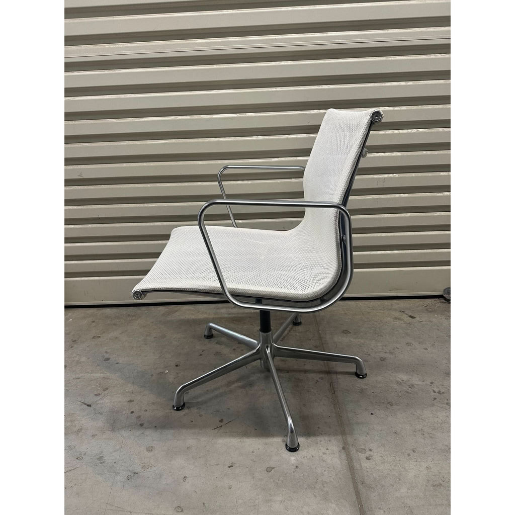 Herman Miller Eames - Management, White Mesh - thegoodchairs