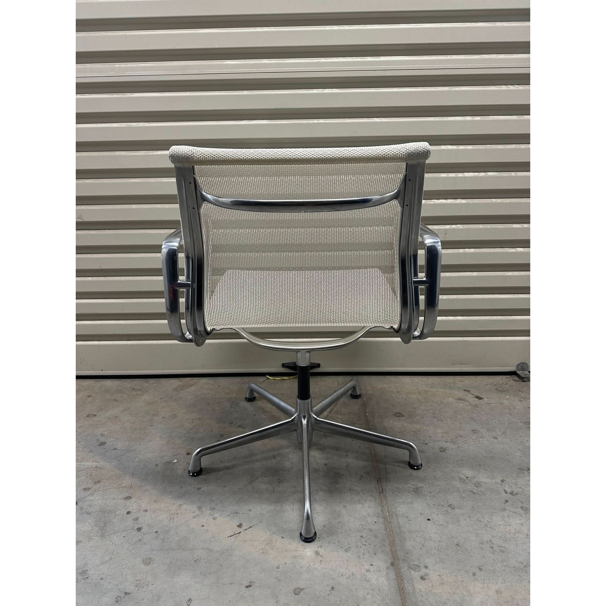 Herman Miller Eames - Management, White Mesh - thegoodchairs