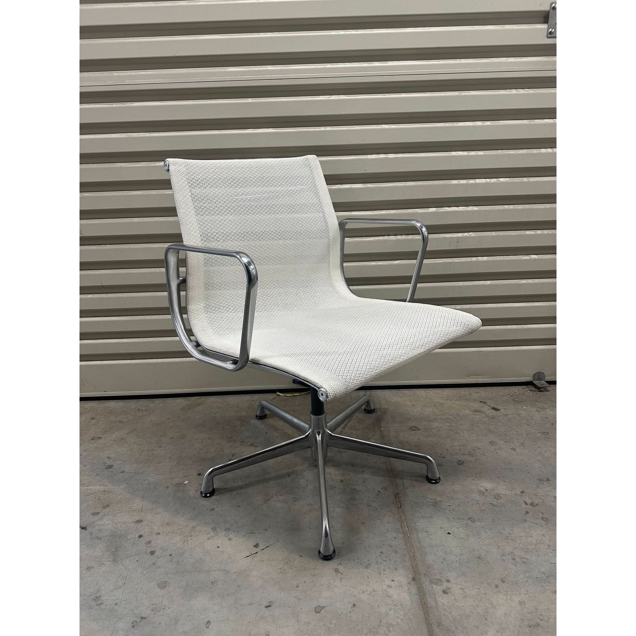 Herman Miller Eames - Management, White Mesh - thegoodchairs