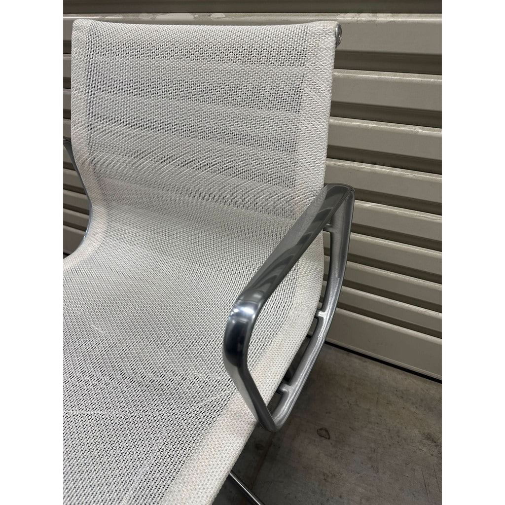 Herman Miller Eames - Management, White Mesh - thegoodchairs