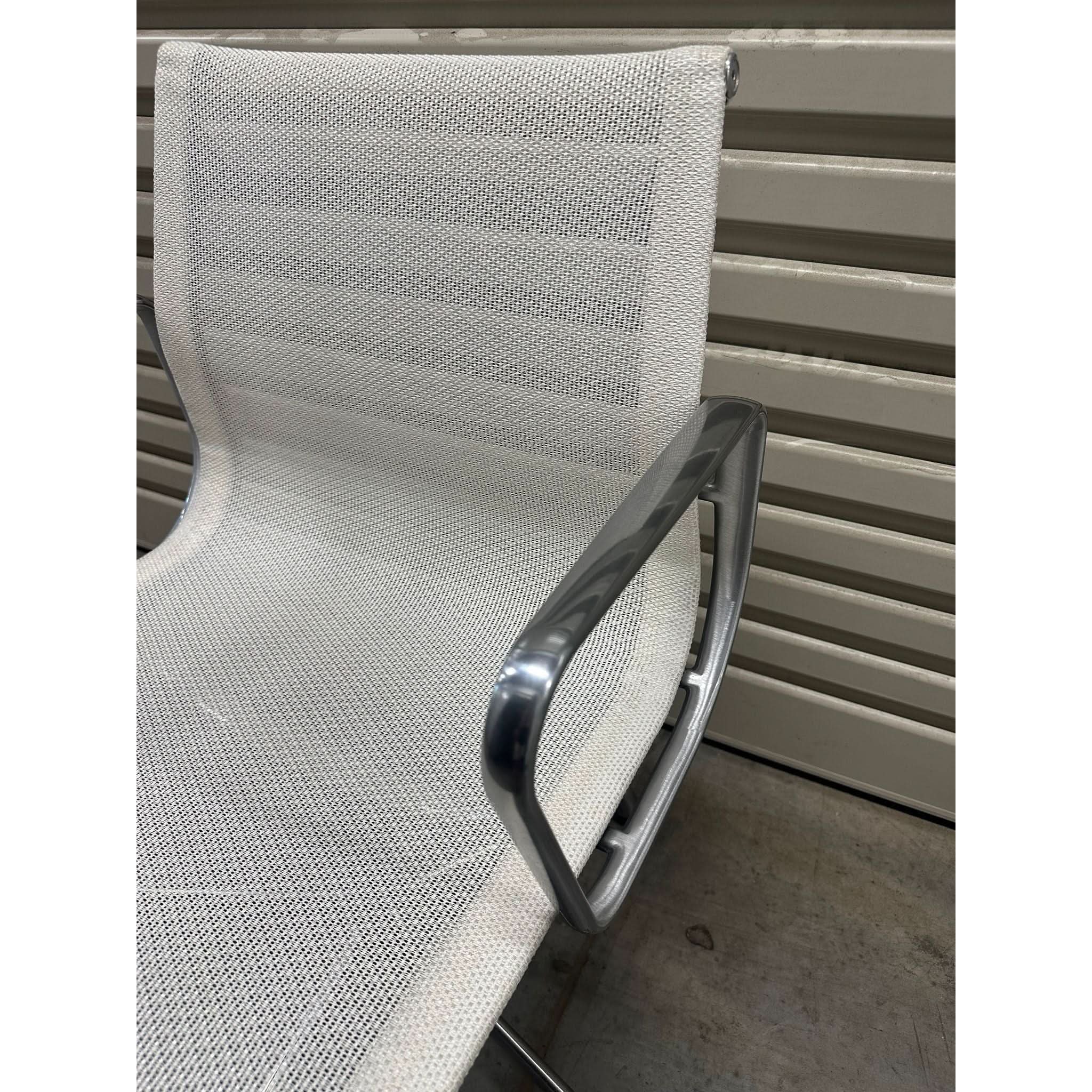 Herman Miller Eames - Management, White Mesh - thegoodchairs