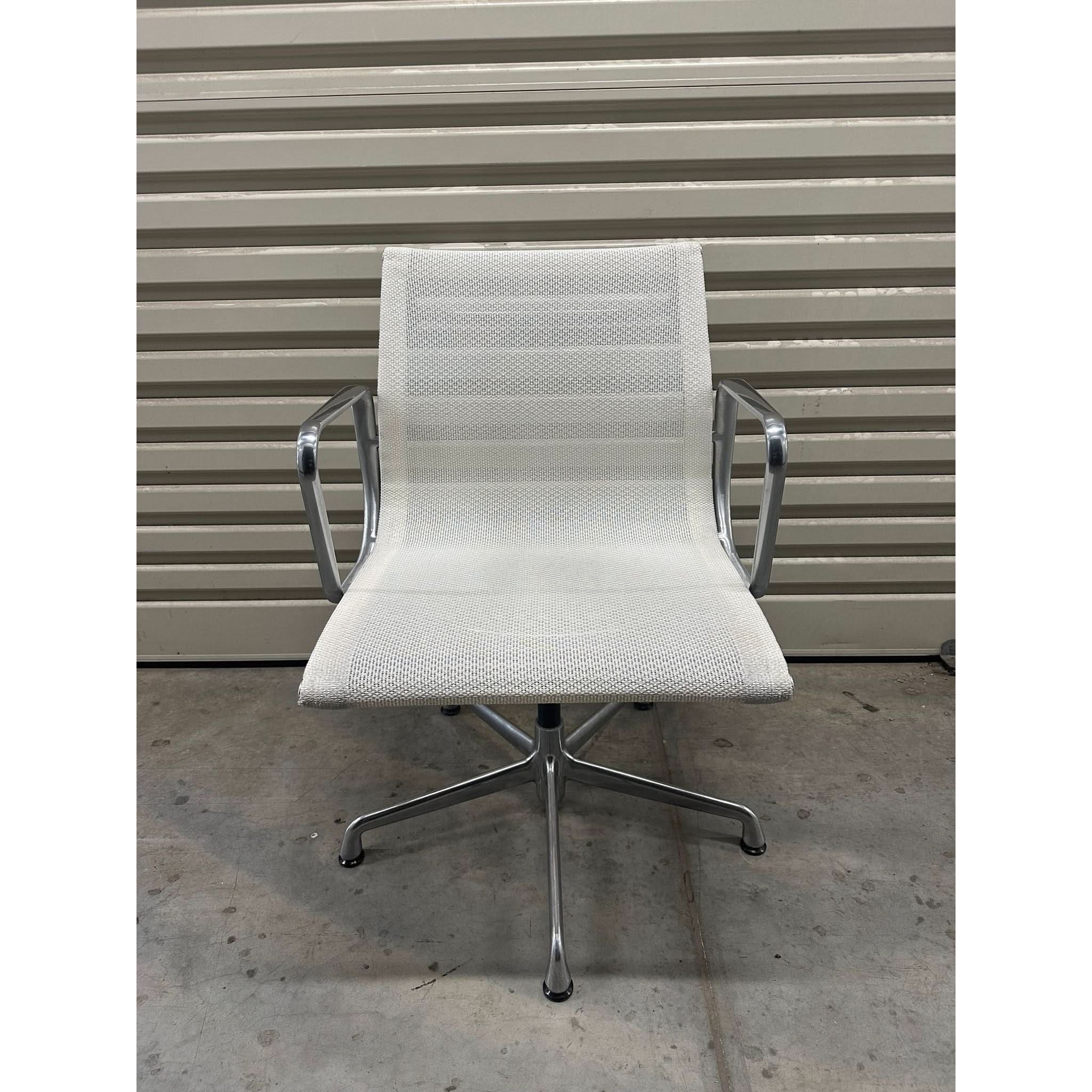 Herman Miller Eames - Management, White Mesh - thegoodchairs