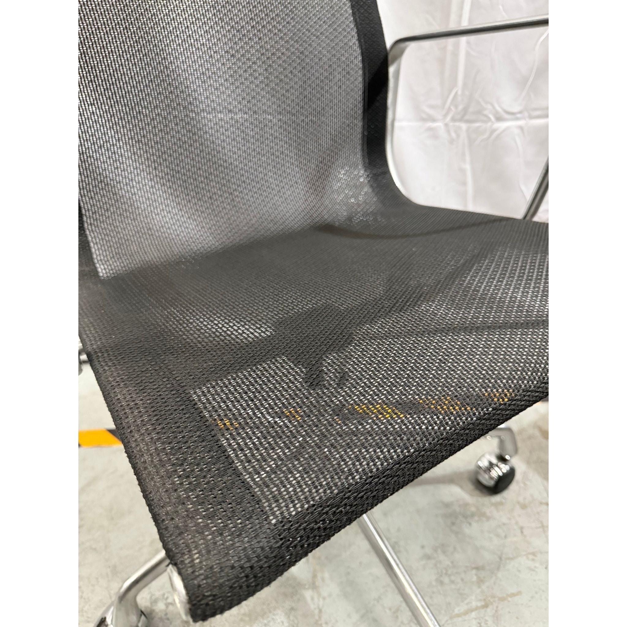 Herman Miller Eames - Mesh Management Task Chair - thegoodchairs
