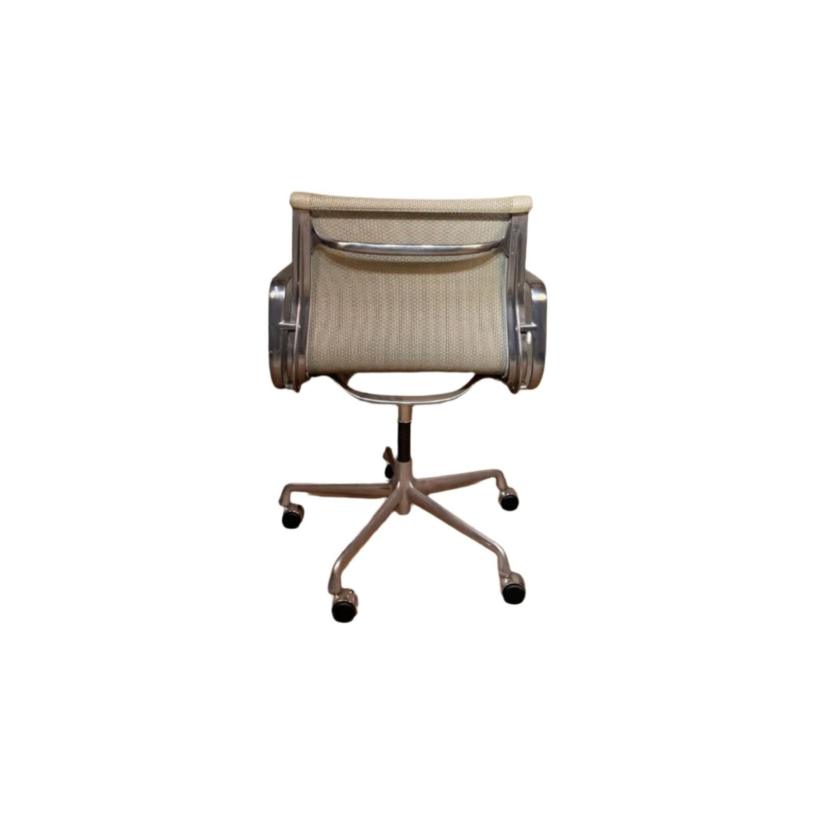 Herman Miller Eames - Office Chair, Cream Mesh - thegoodchairs