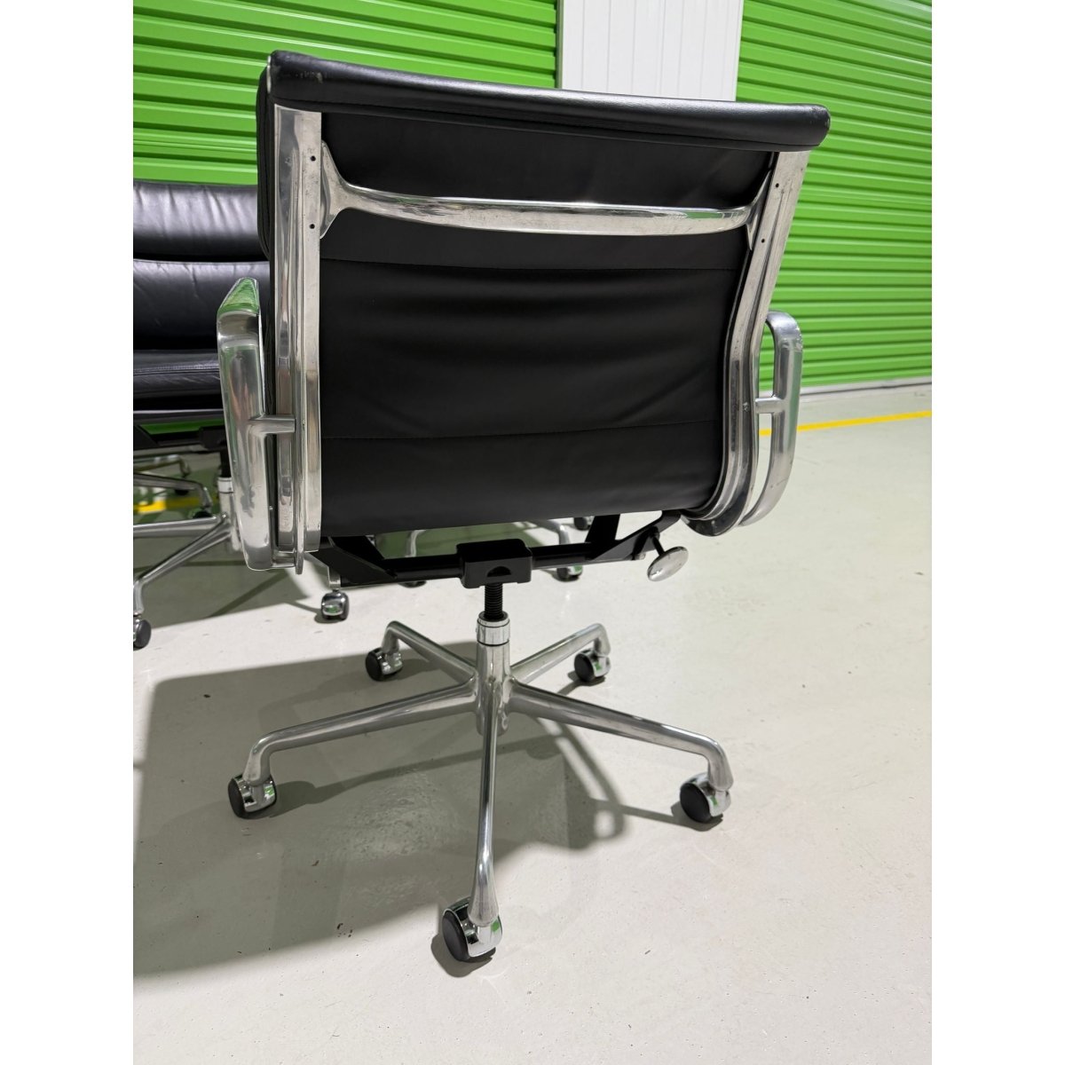 Herman Miller Eames Soft Pad Low Back Chairs, Black, Set of 6 - thegoodchairs