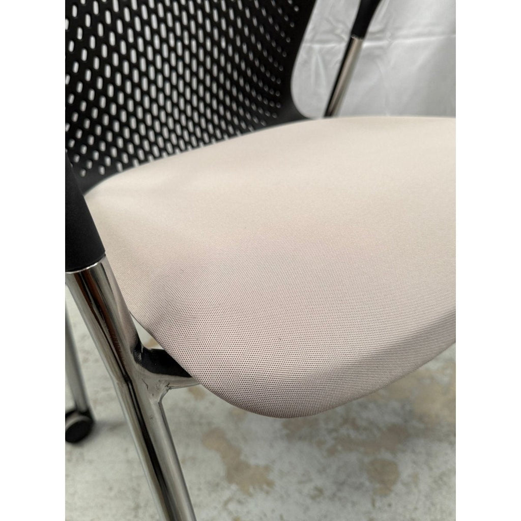 Herman Miller Keyn - Stacking Chair Group - thegoodchairs