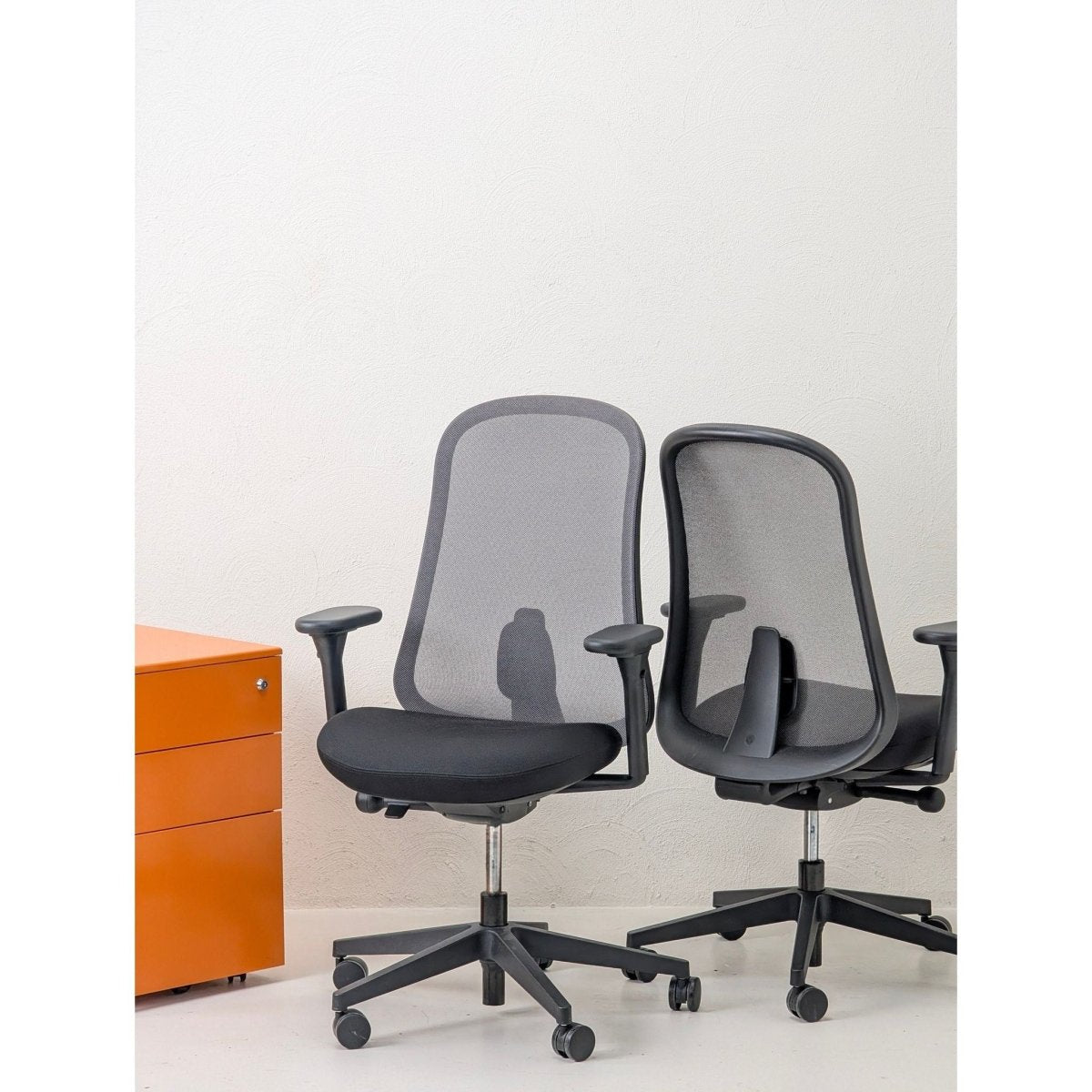 Herman Miller Lino - High - Performance Ergonomic Chair in Black Wool - thegoodchairs