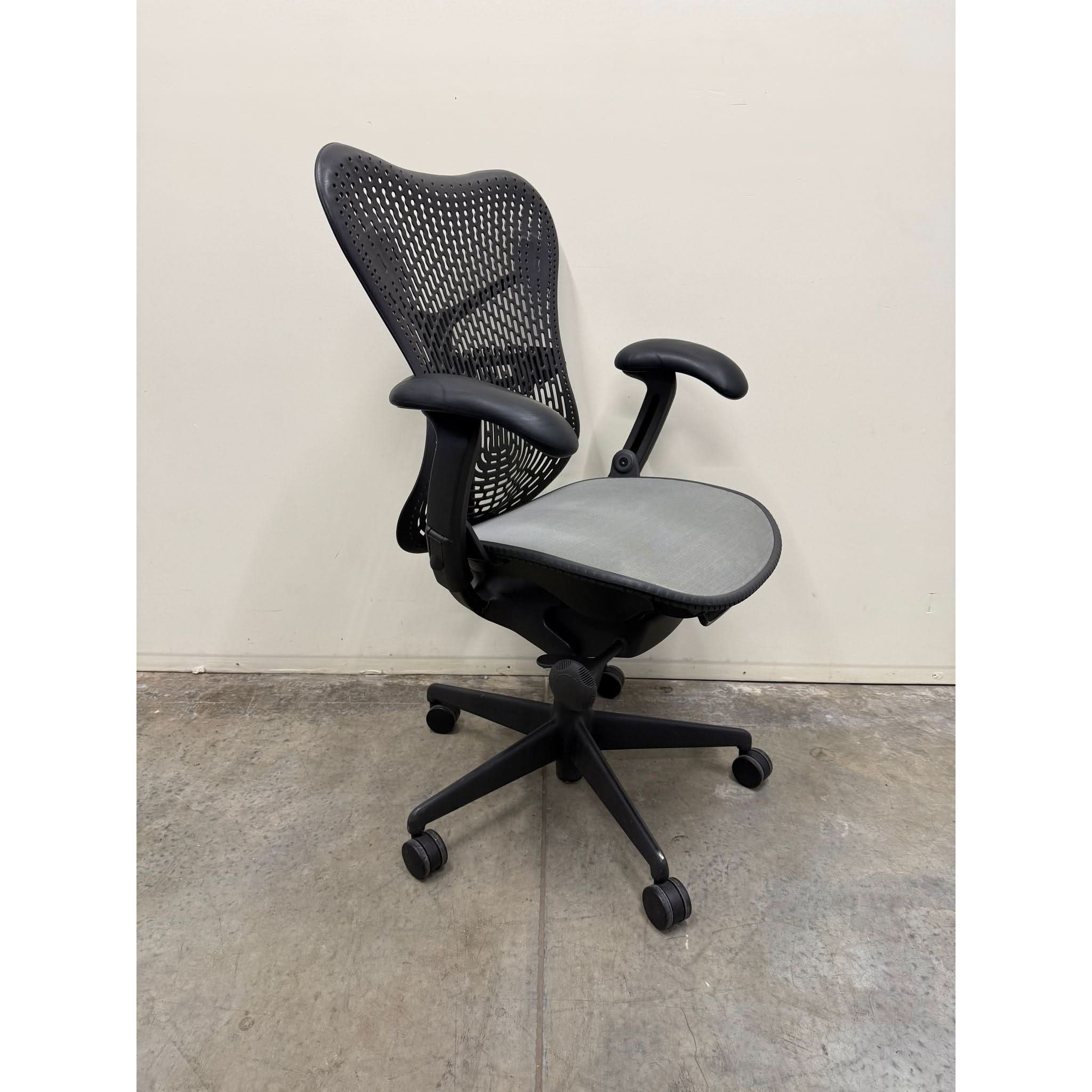 Herman Miller Mirra 1 - Office Chair with Armrest - Grey/graphite - thegoodchairs