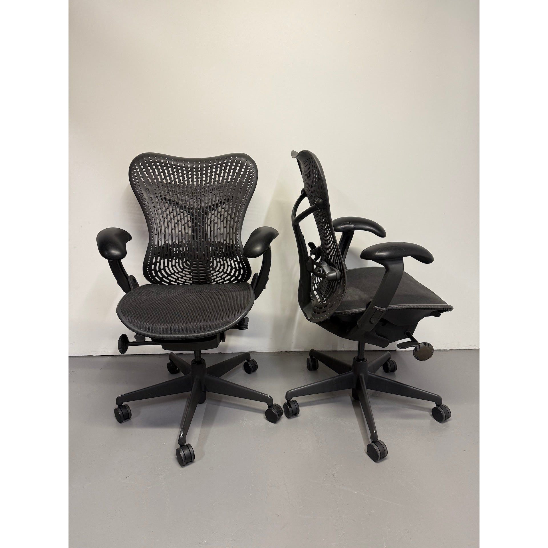 Herman Miller Mirra 1 - Office Chair with Armrests - Black/black - thegoodchairs