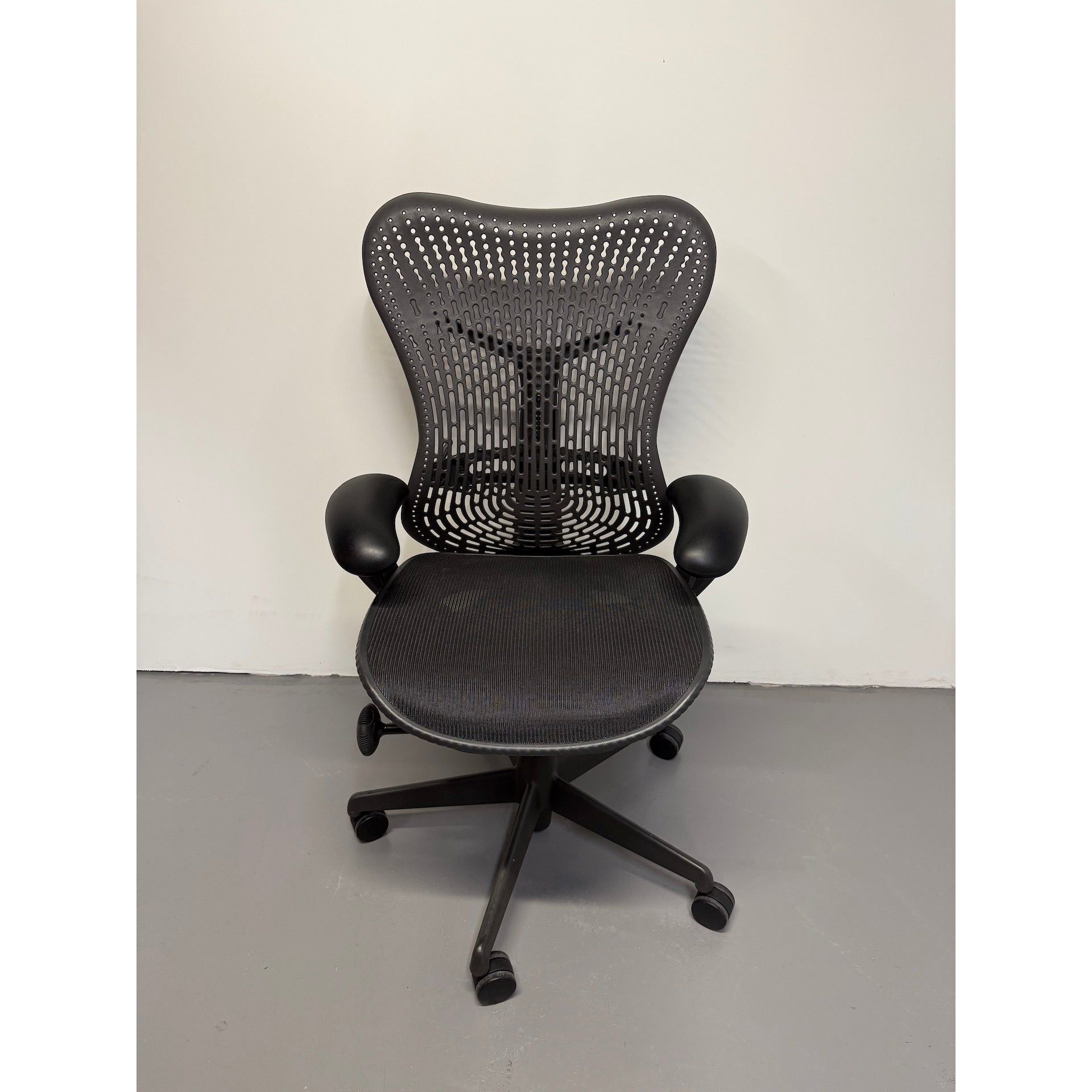 Herman Miller Mirra 1 - Office Chair with Armrests - Black/black - thegoodchairs