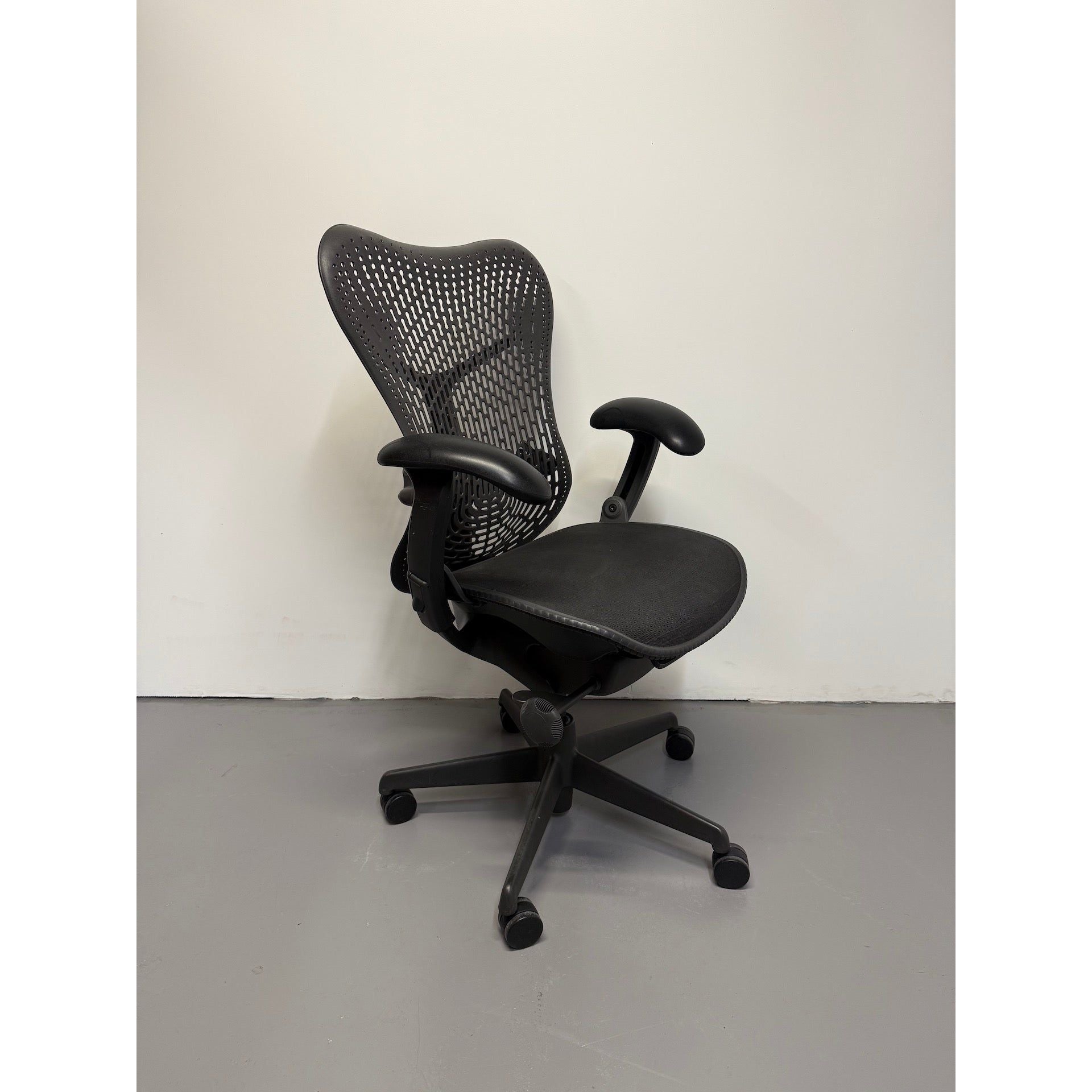 Herman Miller Mirra 1 - Office Chair with Armrests - Black/black - thegoodchairs