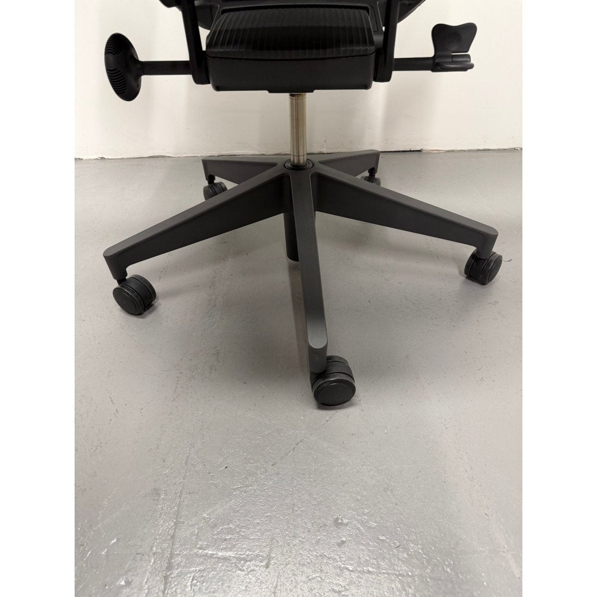 Herman Miller Mirra 2 - Butterfly Back Task Chair - thegoodchairs