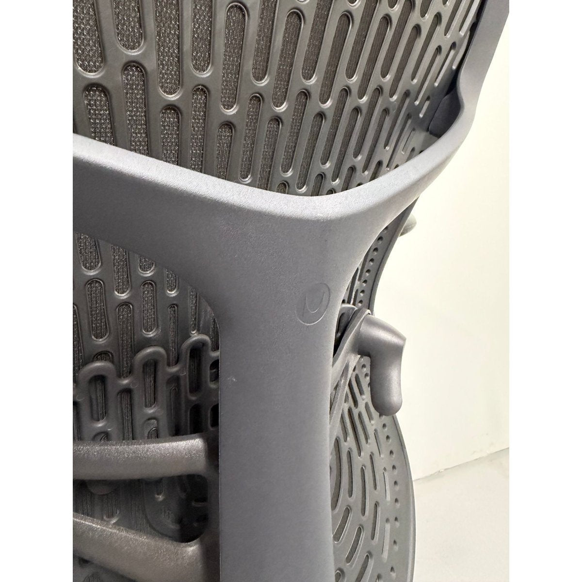 Herman Miller Mirra 2 - Butterfly Back Task Chair - thegoodchairs