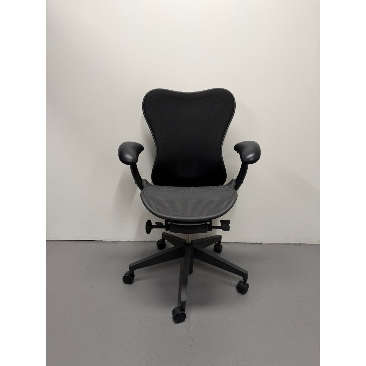 Herman Miller Mirra 2 - Butterfly Back Task Chair - thegoodchairs