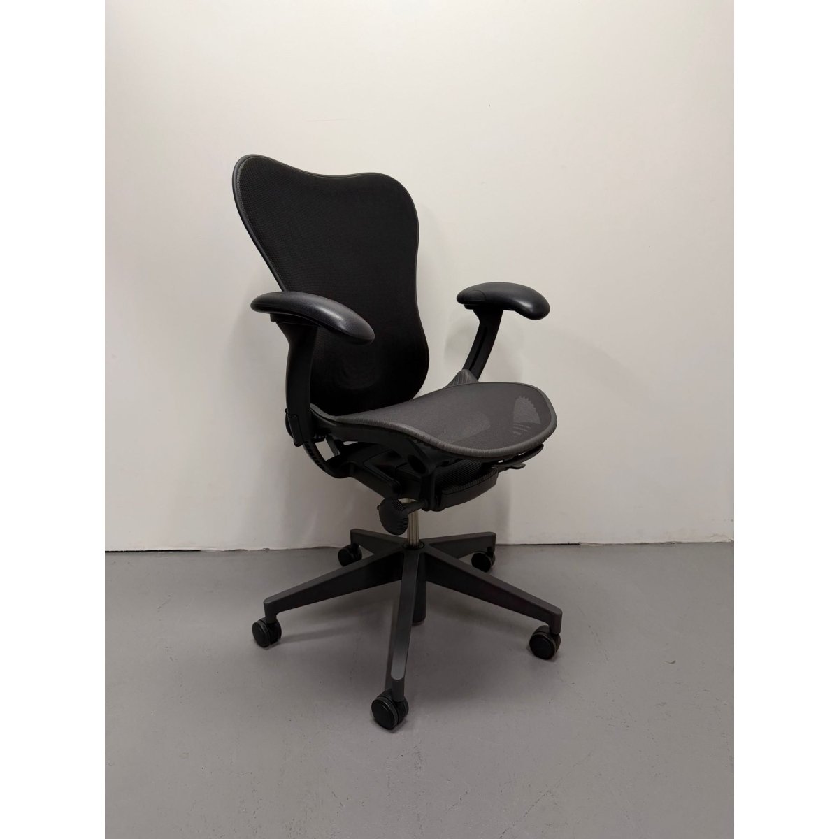 Herman Miller Mirra 2 - Butterfly Back Task Chair - thegoodchairs