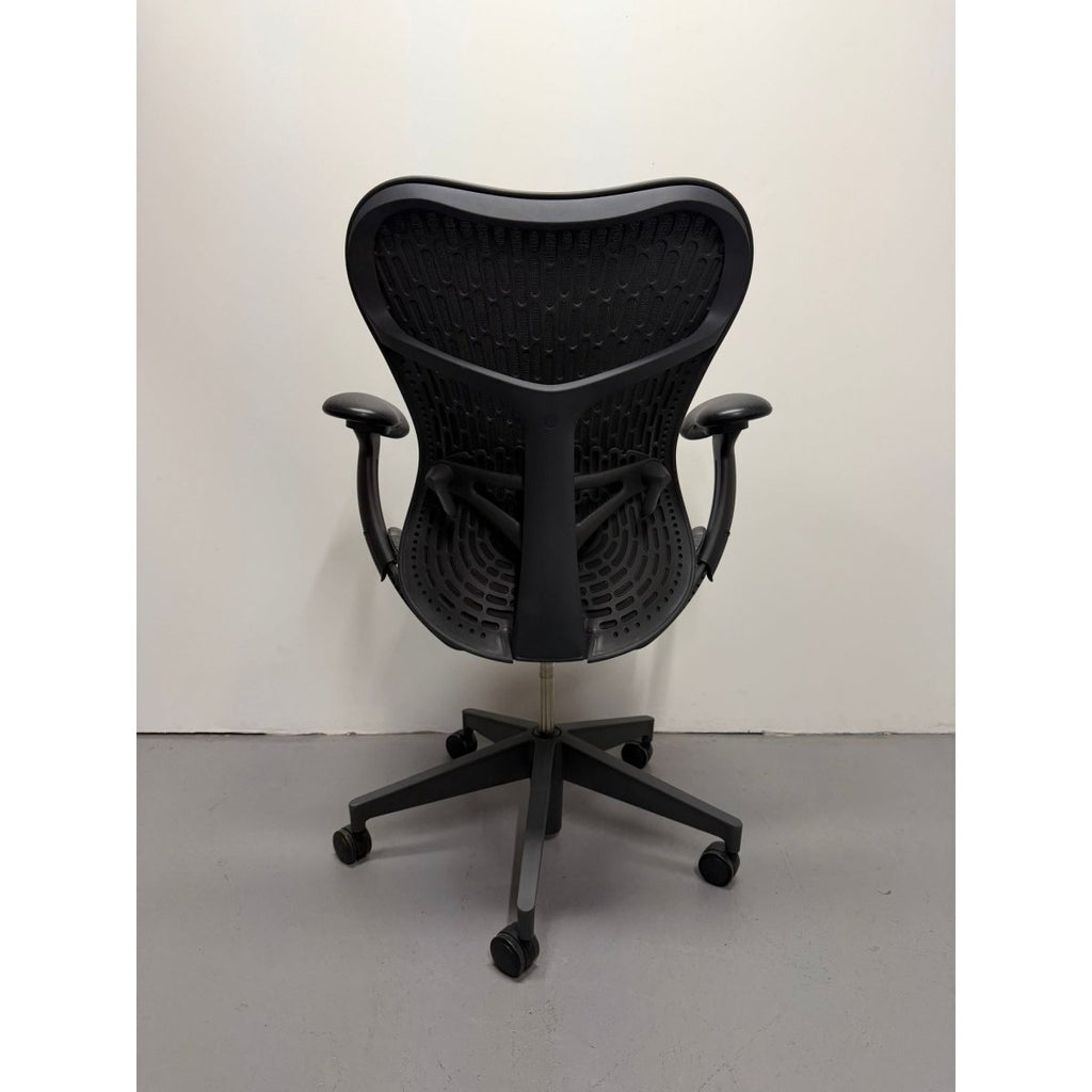 Herman Miller Mirra 2 - Butterfly Back Task Chair - thegoodchairs