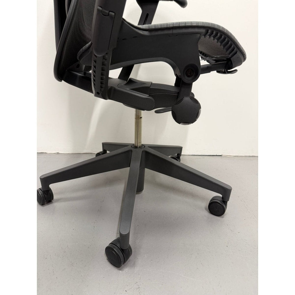 Herman Miller Mirra 2 - Butterfly Back Task Chair - thegoodchairs