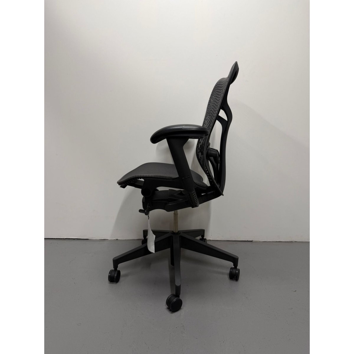 Herman Miller Mirra 2 - Graphite Task Chair with Triflex Back - thegoodchairs