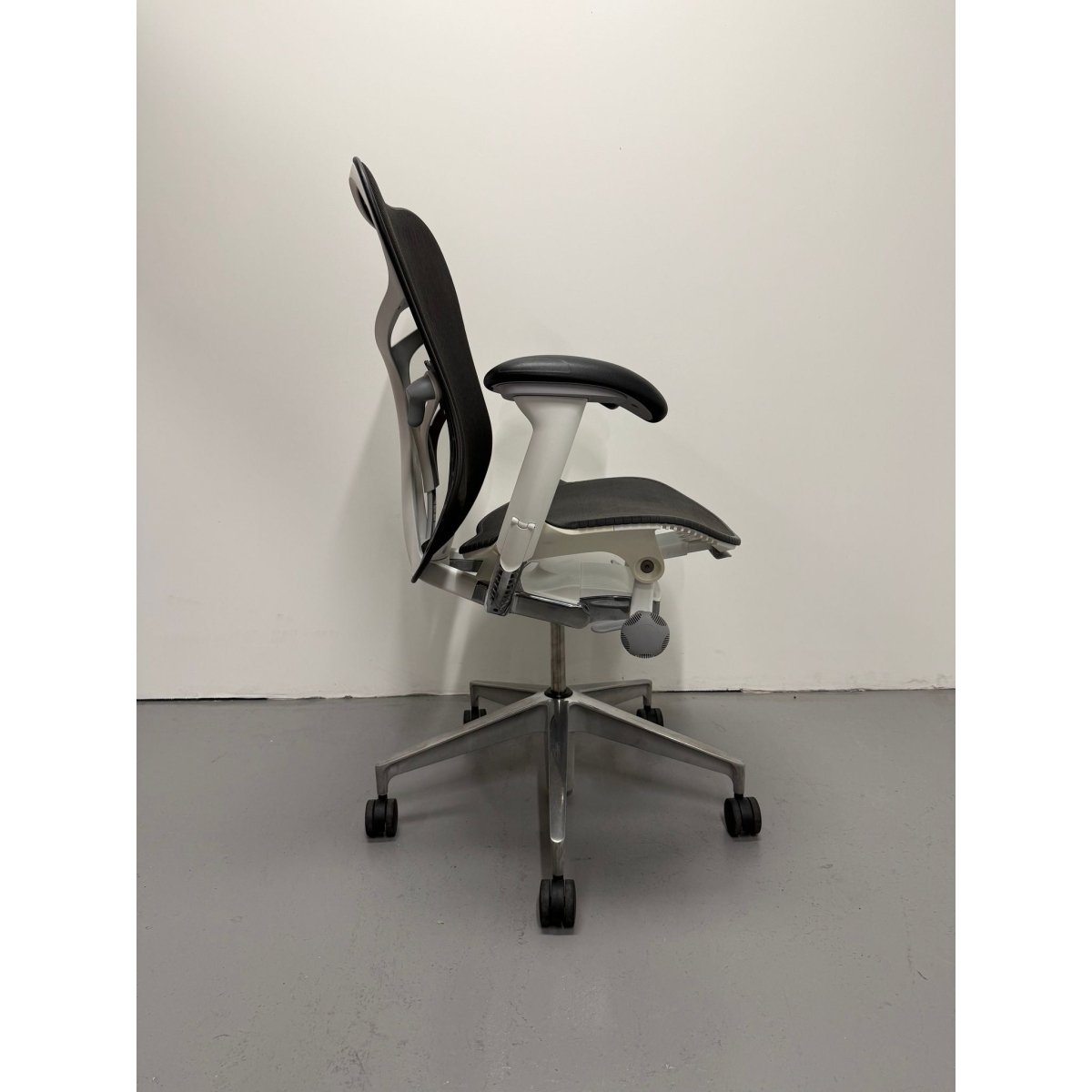 Herman Miller Mirra 2 - Office Task Chair - Black & White - thegoodchairs