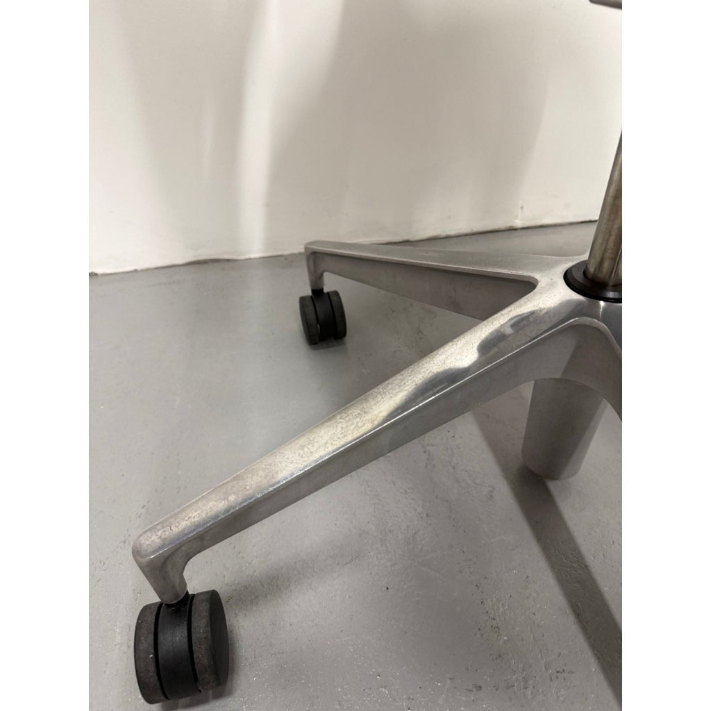 Herman Miller Mirra 2 - Office Task Chair - Black & White - thegoodchairs