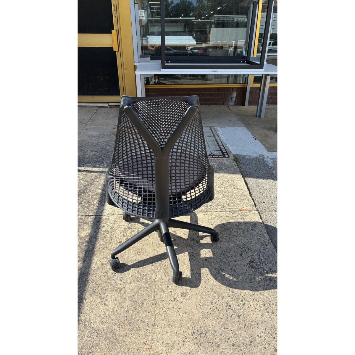 Herman Miller Sayl - No Arm - Black - thegoodchairs