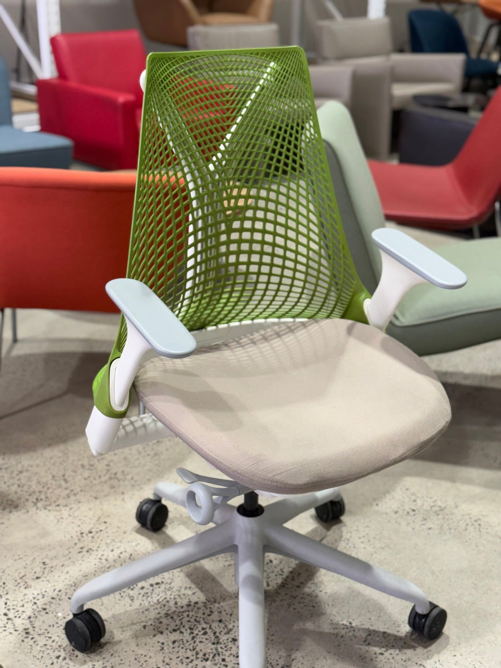 Herman Miller Sayl Task Chair, Green - thegoodchairs