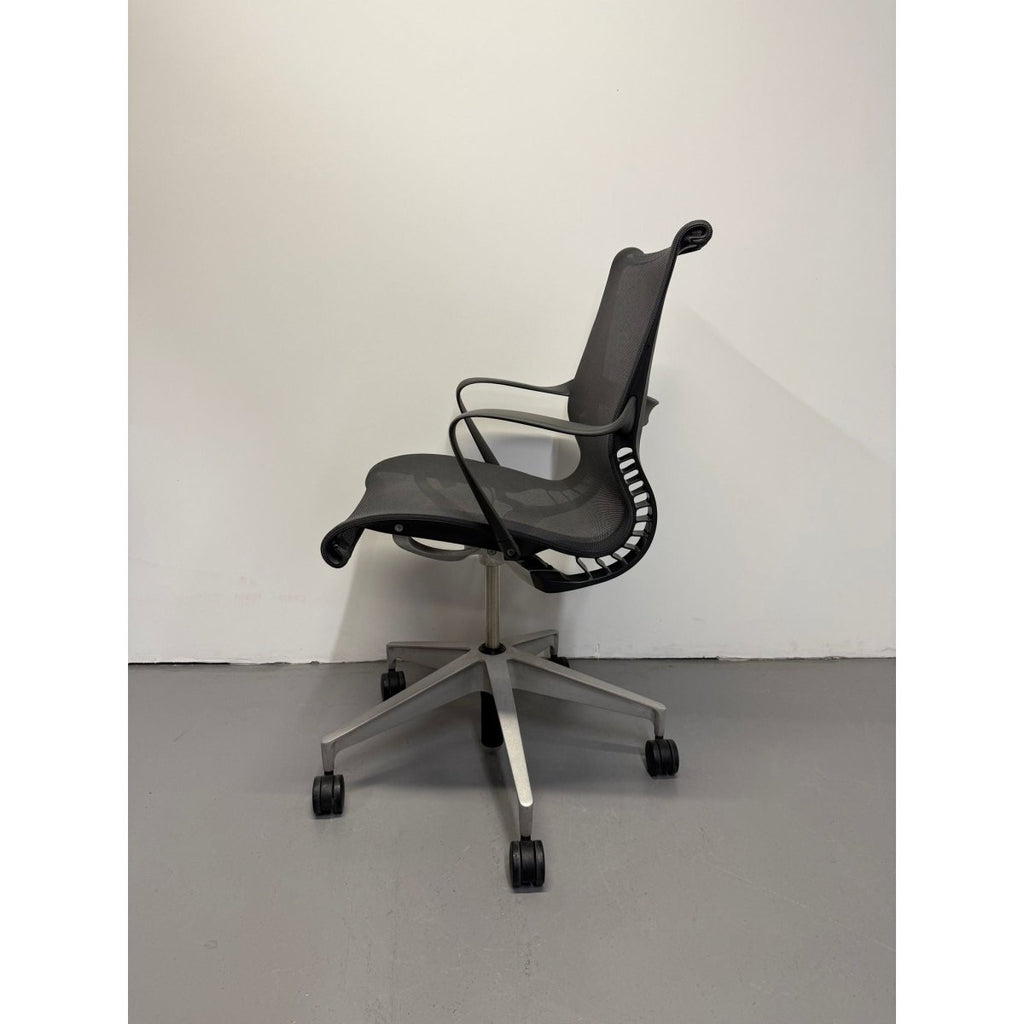 Herman Miller Setu - Chair - with Arms / Graphite Grey - thegoodchairs