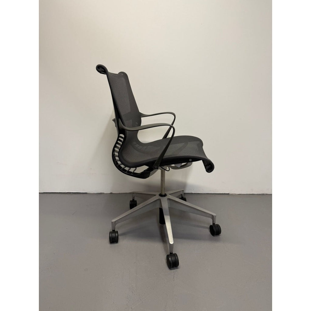 Herman Miller Setu - Chair - with Arms / Graphite Grey - thegoodchairs