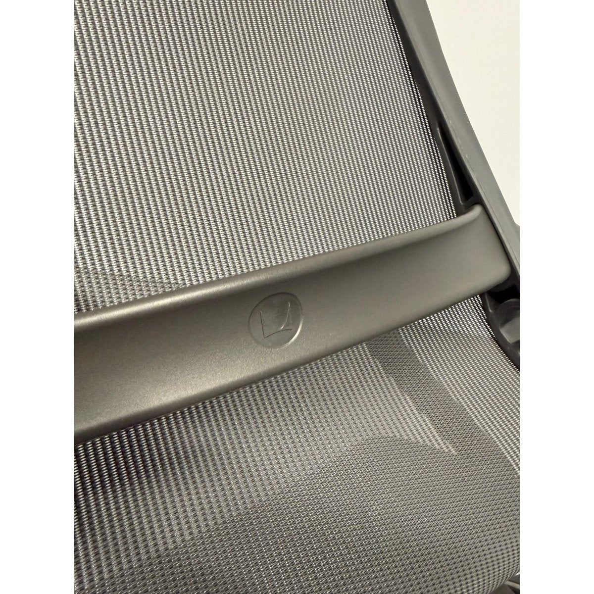 Herman Miller Setu - Chair - with Arms / Graphite Grey - thegoodchairs