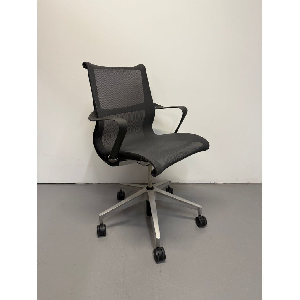 Herman Miller Setu - Chair - with Arms / Graphite Grey - thegoodchairs