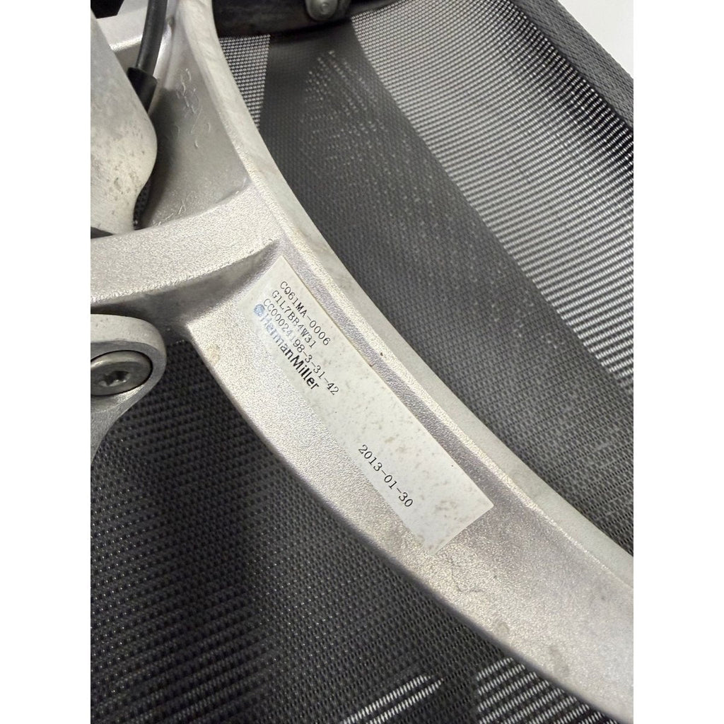 Herman Miller Setu - Chair - with Arms / Graphite Grey - thegoodchairs